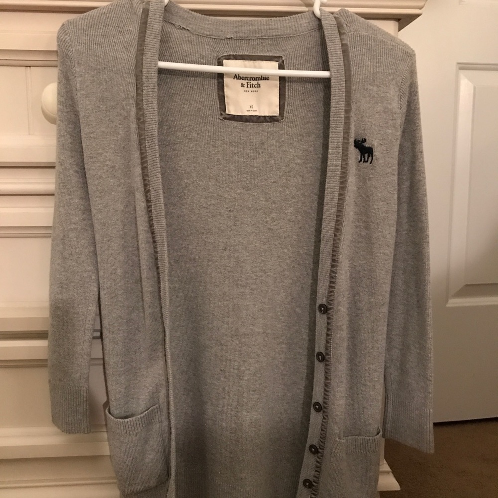 Abercrombie & Fitch- Gray cardigan sweater